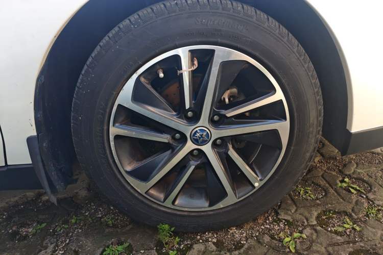 Used Venucia D60 2018 1.6L CVT Smart Connect Elite Edition Right Front Wheel Hub
