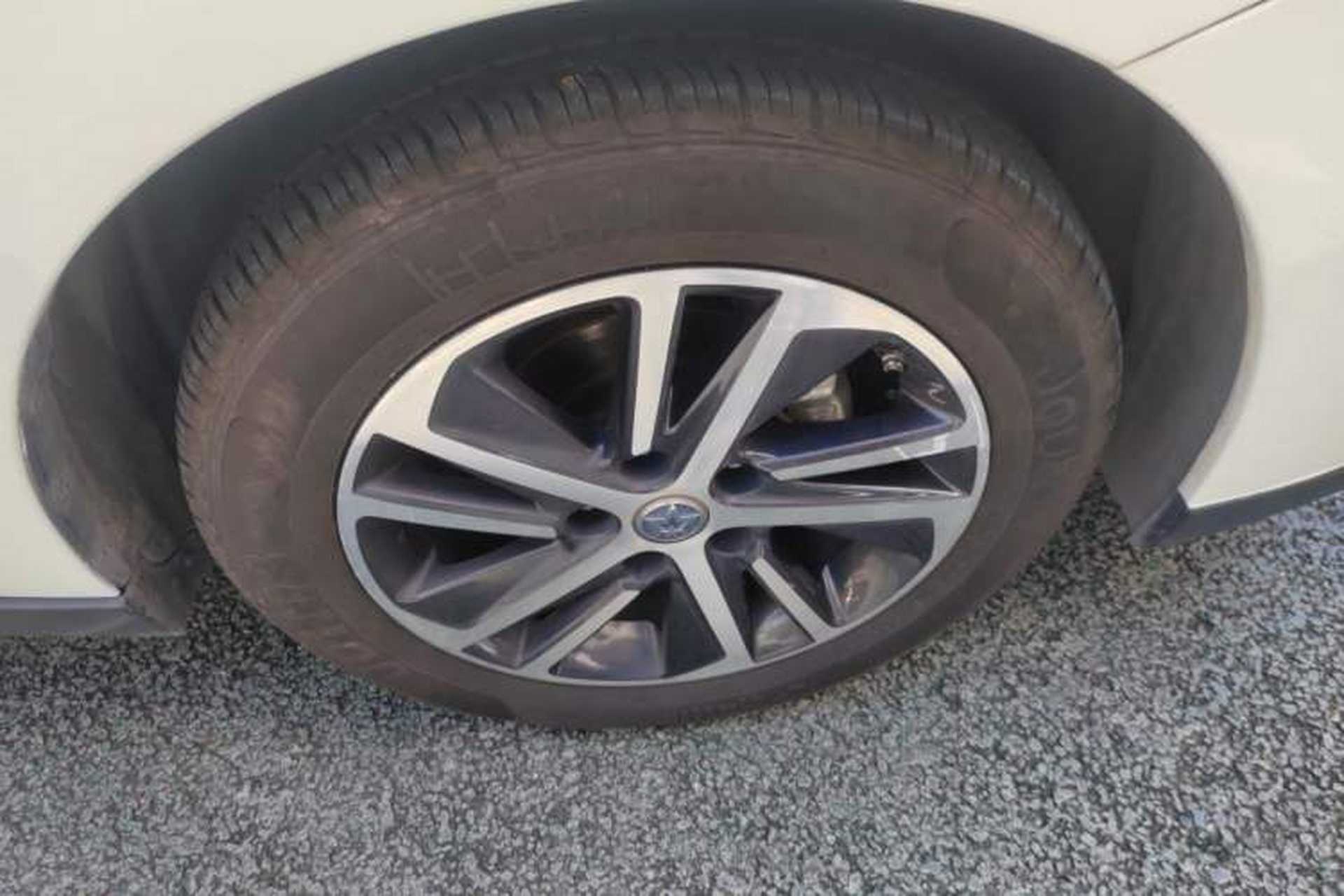 Used Venucia D60 2018 1.6L CVT Smart Connect Elite Edition Right Front Wheel Hub