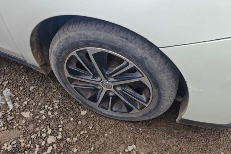 Used Venucia D60 2018 1.6L Manual Smart Connect Elite Edition Right Front Wheel Hub