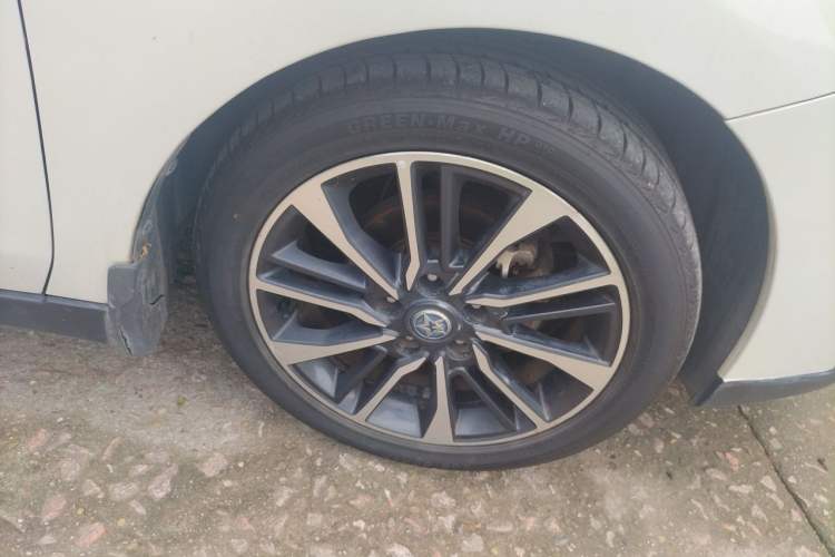 Used Venucia D60 2018 1.6L CVT Smart Connect Luxury Edition Right Front Wheel Hub