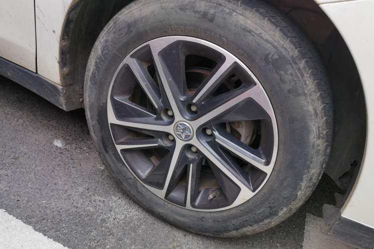 Used Venucia D60 2018 1.6L Manual Comfort Edition Right Front Wheel Hub