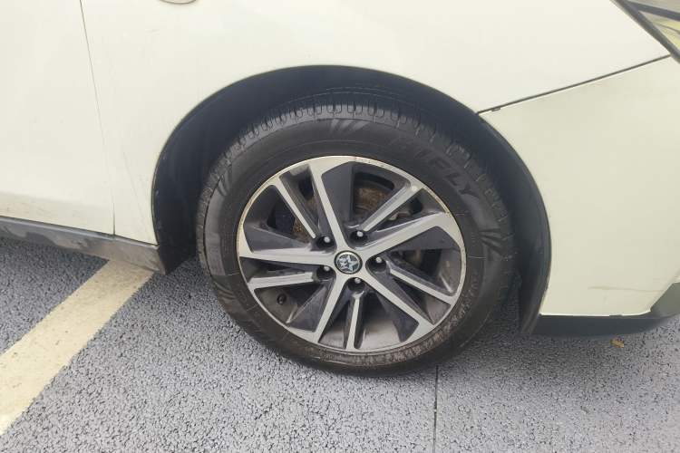 Used Venucia D60 2018 1.6L Manual Comfort Edition Right Front Wheel Hub