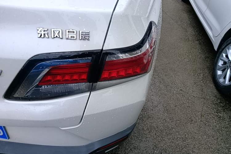 Used Venucia D60 2018 1.6L Manual Smart Connect Elite Edition Right Rear Taillight