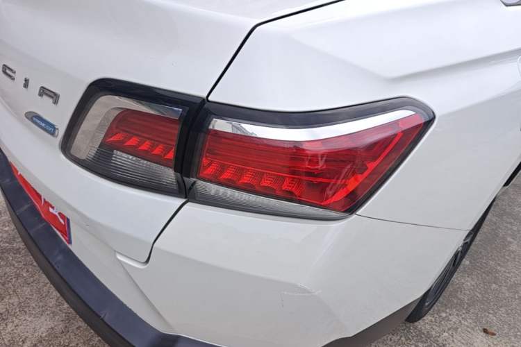 Used Venucia D60 2018 1.6L CVT Smart Connect Luxury Edition Right Rear Taillight