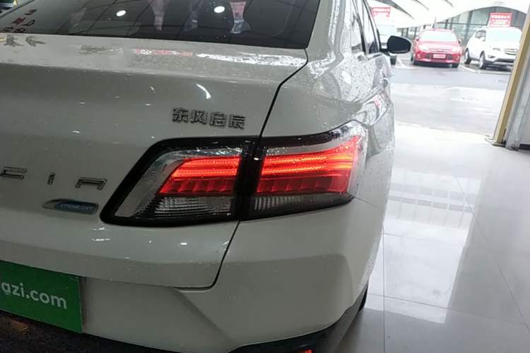 Used Venucia D60 2018 1.6L CVT Smart Connect Elite Edition Right Rear Taillight
