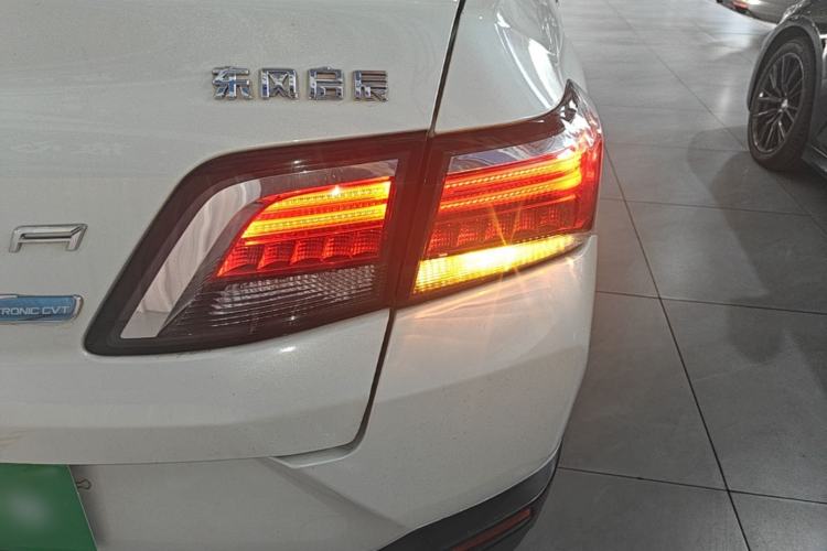 Used Venucia D60 2018 1.6L CVT Smart Connect Elite Edition Right Rear Taillight