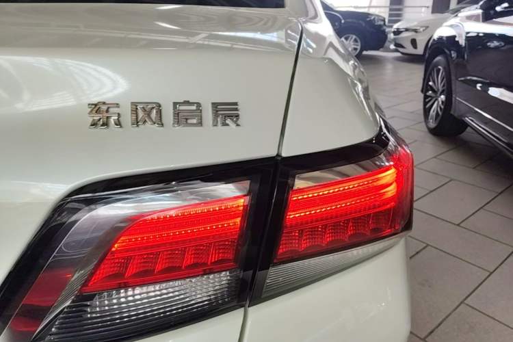 Used Venucia D60 2018 1.6L CVT Smart Connect Elite Edition Right Rear Taillight