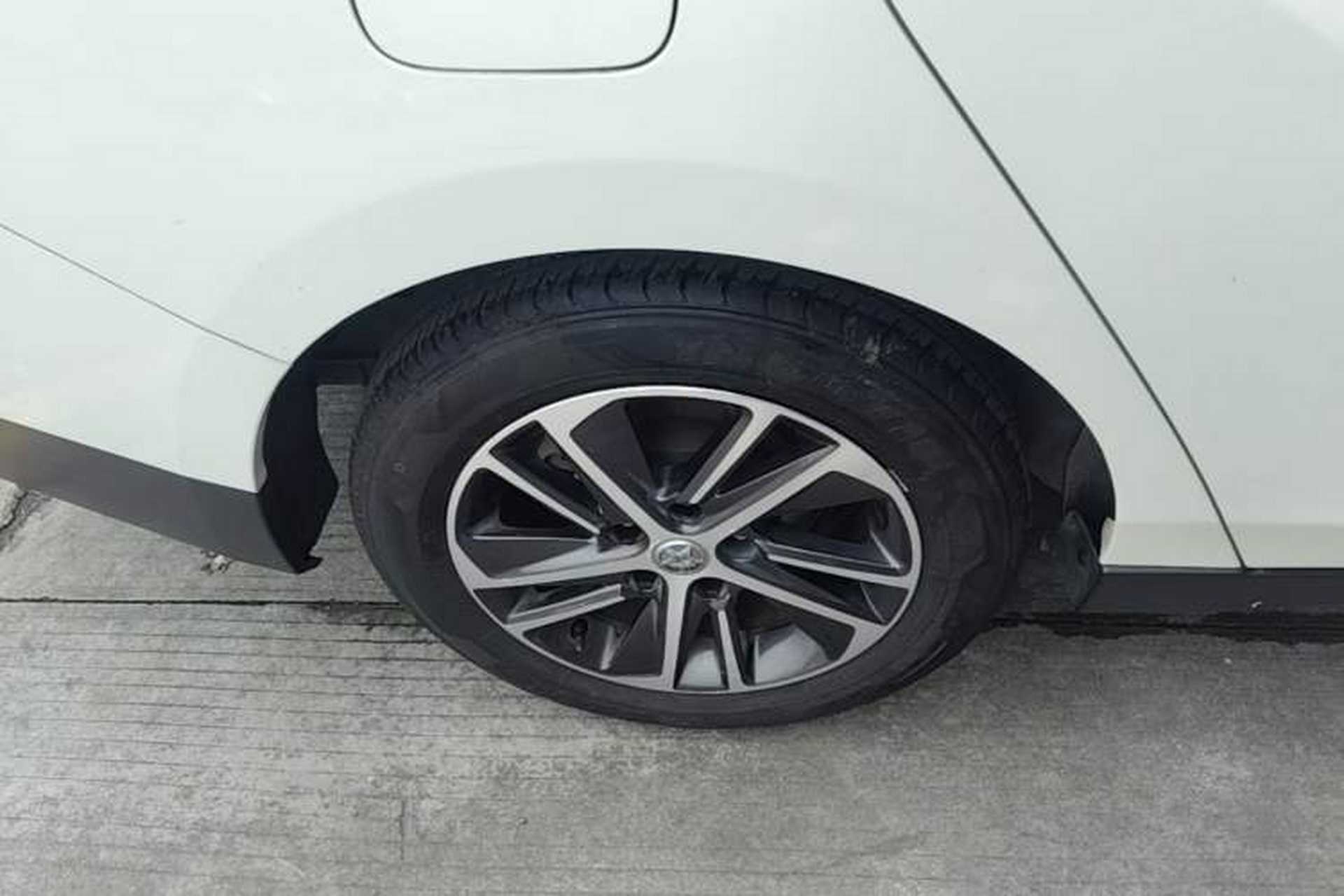 Used Venucia D60 2018 1.6L CVT Smart Connect Elite Edition Right Rear Wheel Hub