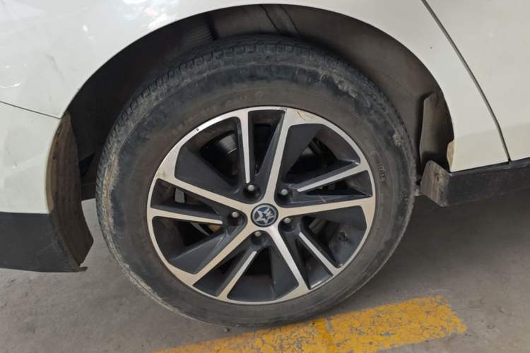 Used Venucia D60 2018 1.6L CVT Smart Connect Elite Edition Right Rear Wheel Hub