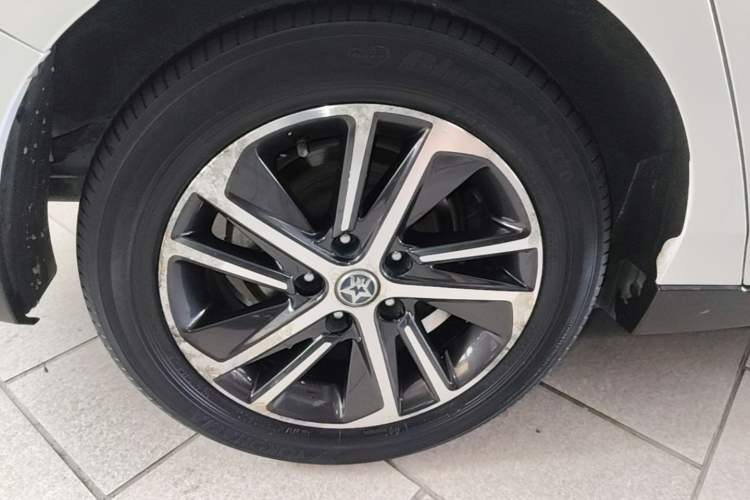Used Venucia D60 2018 1.6L CVT Smart Connect Elite Edition Right Rear Wheel Hub