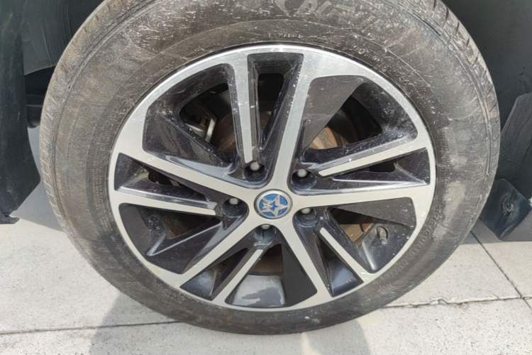 Used Venucia D60 2018 1.6L CVT Smart Connect Elite Edition Right Rear Wheel Hub