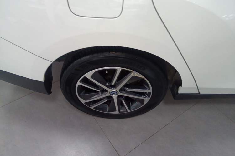 Used Venucia D60 2018 1.6L CVT Smart Connect Elite Edition Right Rear Wheel Hub