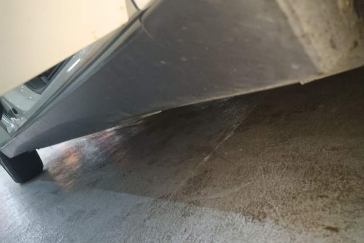 Used Venucia D60 2018 1.6L CVT Smart Connect Elite Edition Right Side Sill