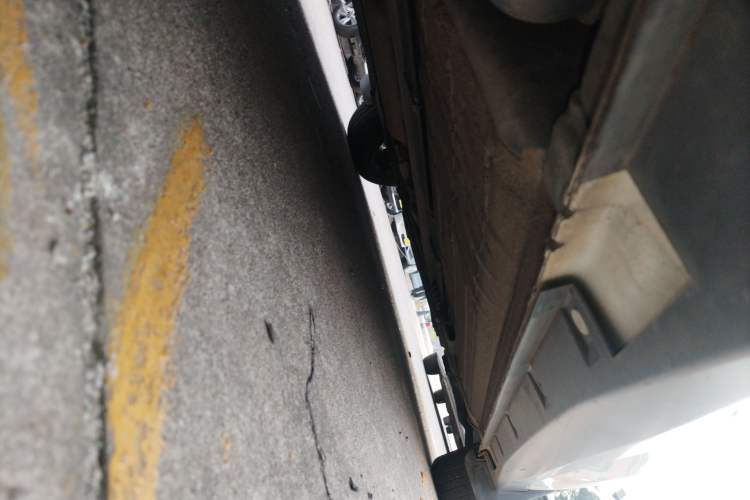 Used Venucia D60 2018 1.6L CVT Smart Connect Elite Edition Right Side Sill