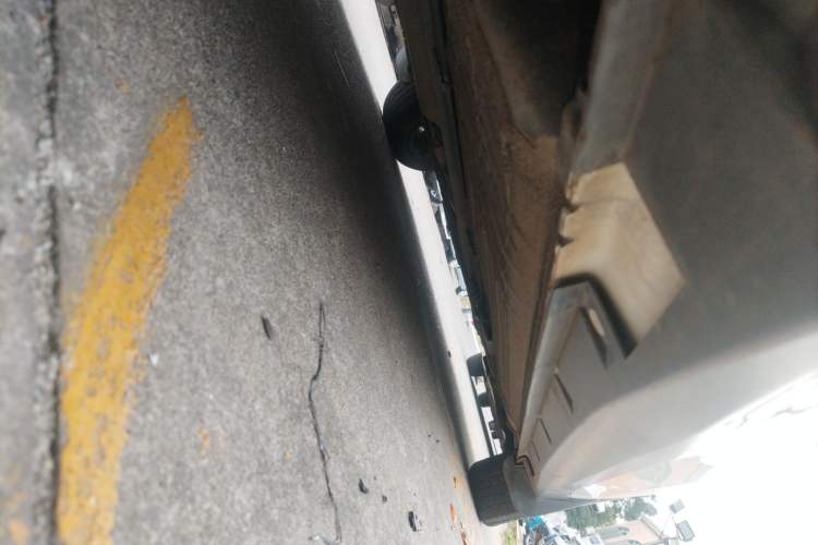 Used Venucia D60 2018 1.6L CVT Smart Connect Elite Edition Right Side Sill