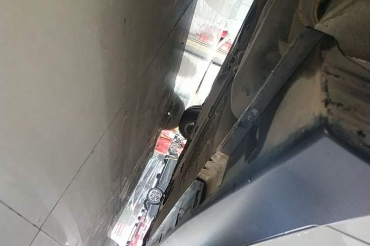 Used Venucia D60 2018 1.6L CVT Smart Connect Elite Edition Right Side Sill