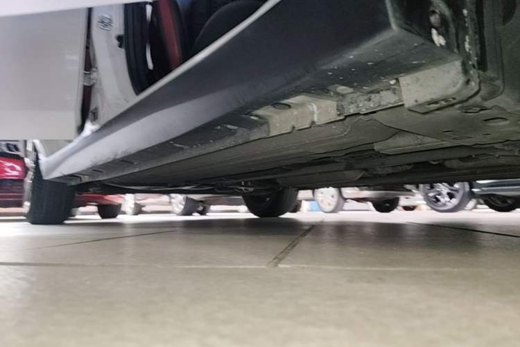 Used Venucia D60 2018 1.6L CVT Smart Connect Elite Edition Right Side Sill