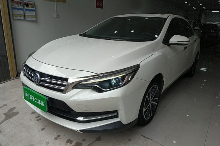 Used Venucia D60 2018 1.6L CVT Smart Connect Elite Edition Guazi used car, China used car export, Used car for sale, Used cars, Cheapest cars for sale