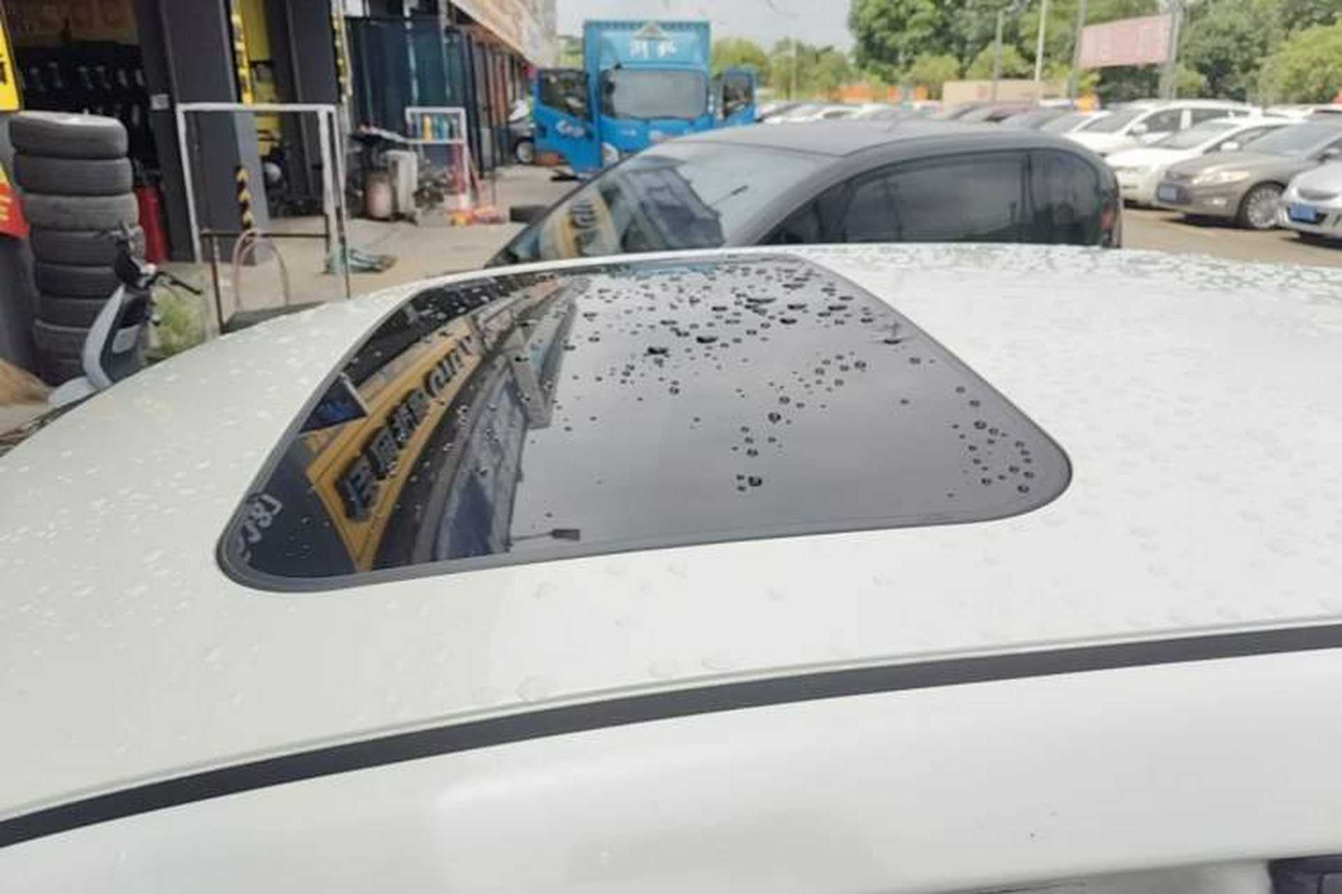 Used Venucia D60 2018 1.6L CVT Smart Connect Elite Edition Roof