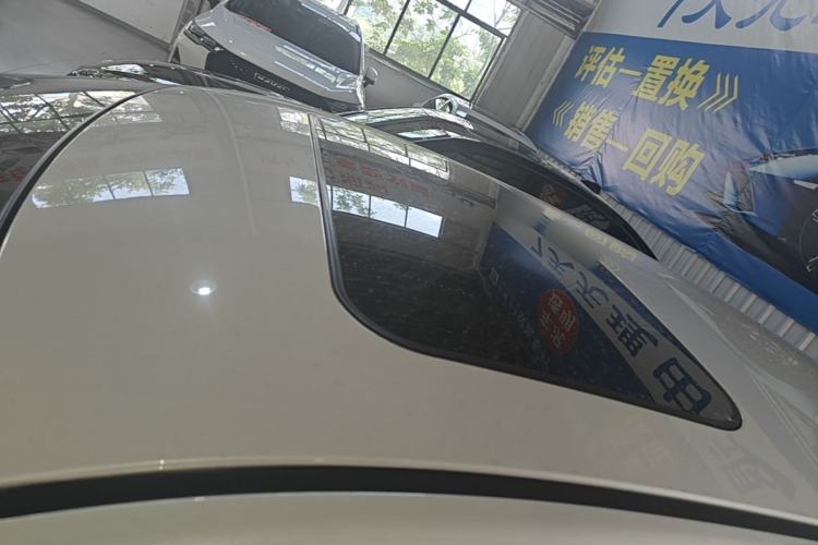 Used Venucia D60 2018 1.6L CVT Smart Connect Elite Edition Roof