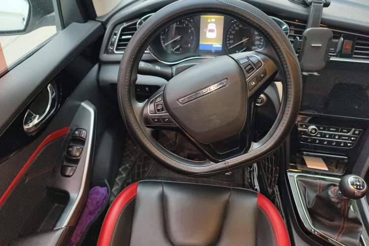 Used Venucia D60 2018 1.6L Manual Smart Connect Elite Edition Steering Wheel