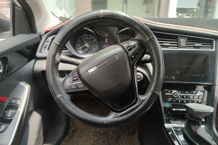 Used Venucia D60 2018 1.6L CVT Smart Connect Elite Edition Steering Wheel