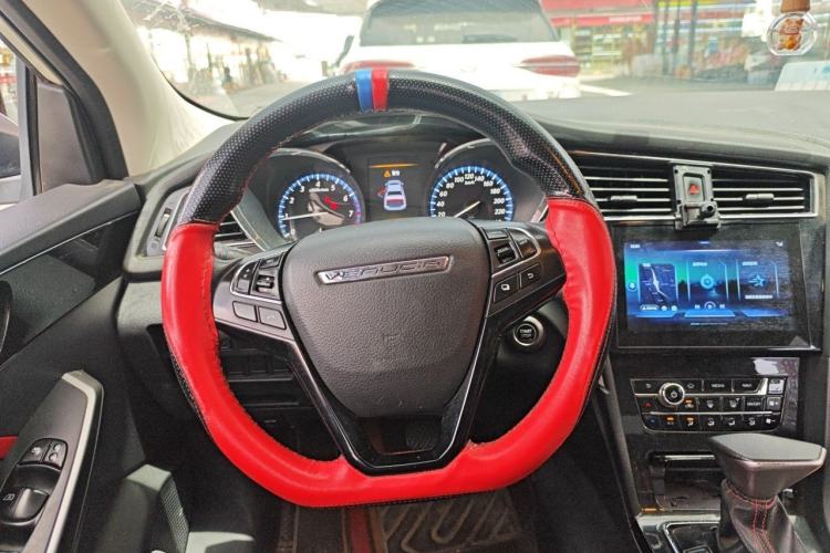 Used Venucia D60 2018 1.6L CVT Smart Connect Elite Edition Steering Wheel