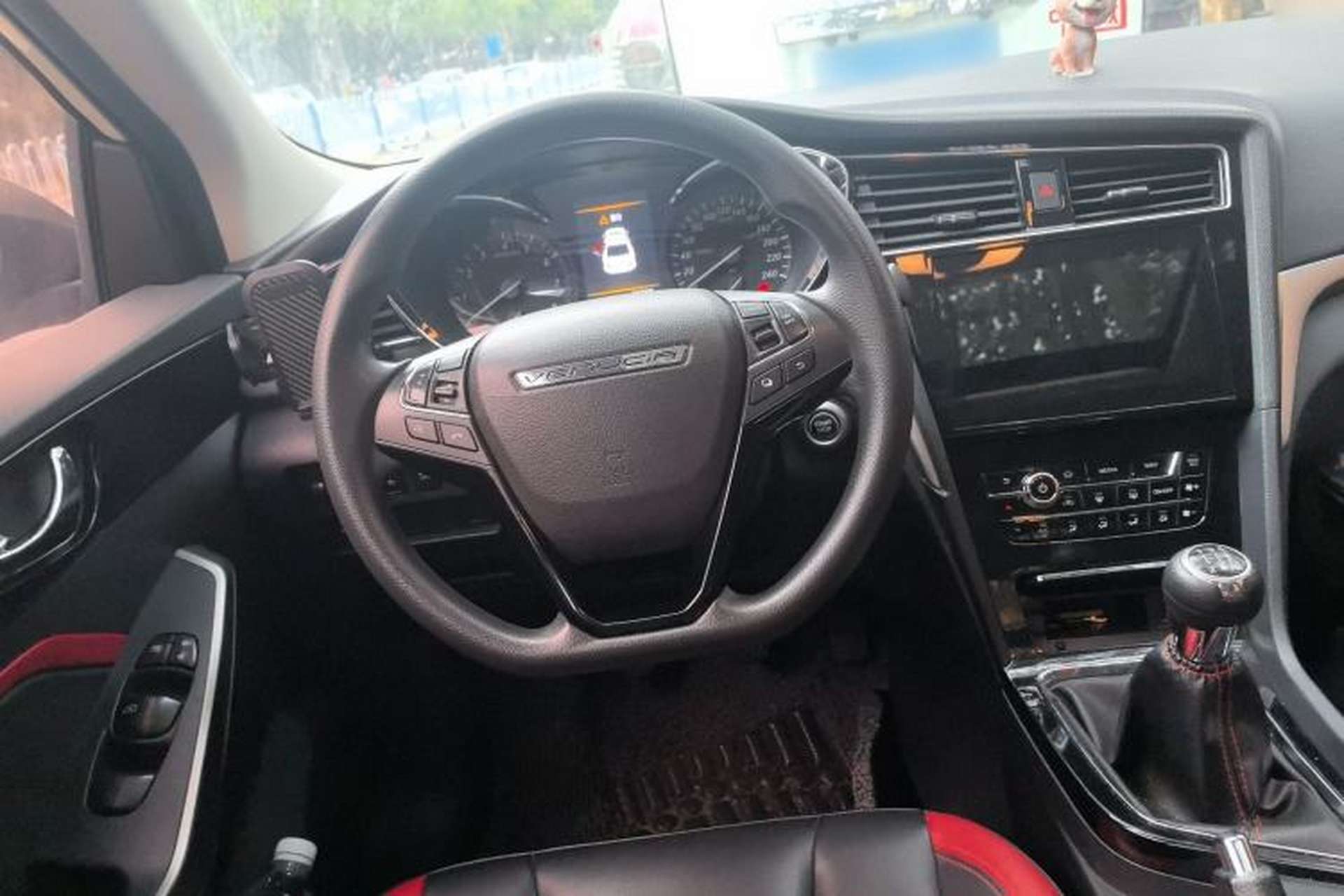 Used Venucia D60 2018 1.6L Manual Smart Connect Elite Edition Steering Wheel