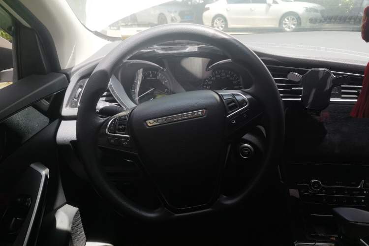 Used Venucia D60 2018 1.6L CVT Smart Connect Elite Edition Steering Wheel