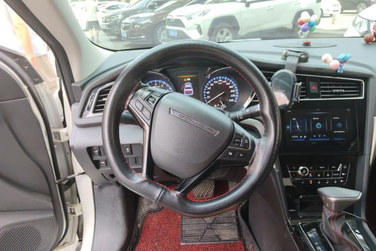 Used Venucia D60 2018 1.6L CVT Smart Connect Elite Edition Steering Wheel