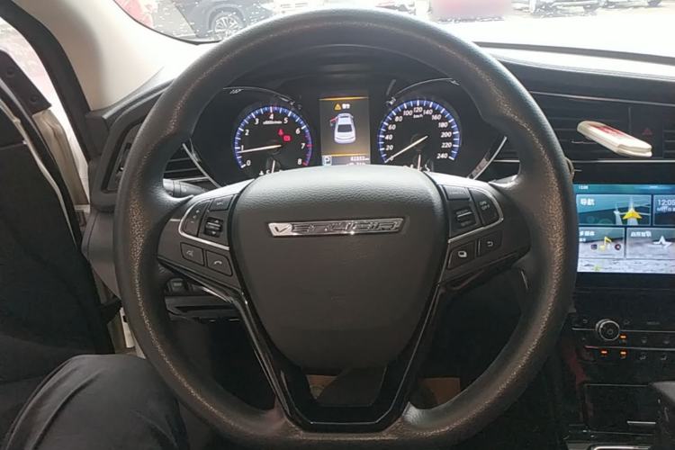 Used Venucia D60 2018 1.6L CVT Smart Connect Elite Edition Steering Wheel