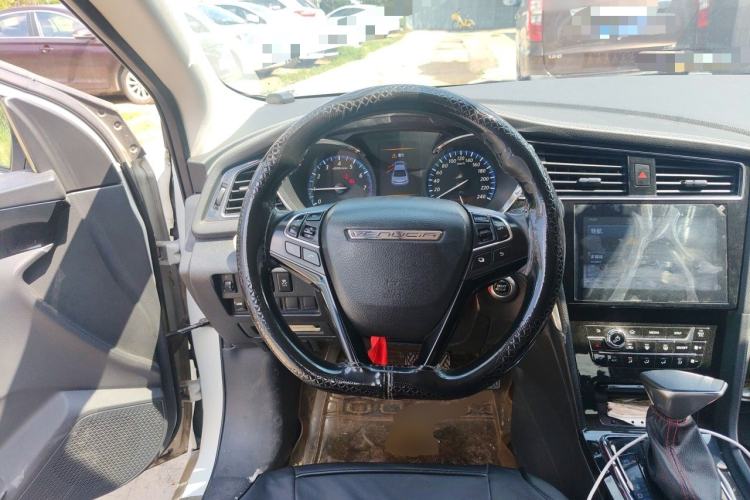 Used Venucia D60 2018 1.6L CVT Smart Connect Elite Edition Steering Wheel