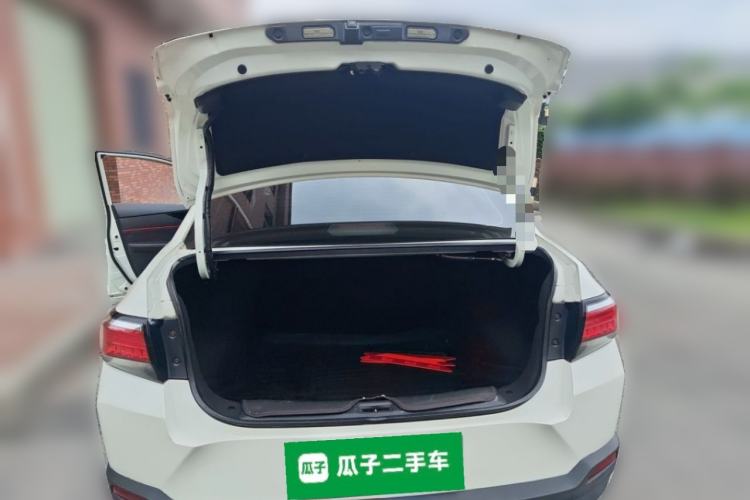 Used Venucia D60 2018 1.6L CVT Smart Connect Elite Edition Trunk