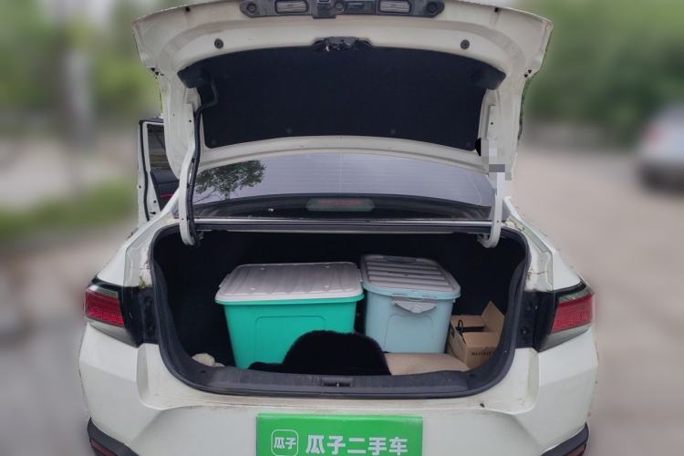 Used Venucia D60 2018 1.6L CVT Smart Connect Elite Edition Trunk