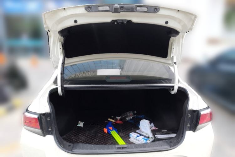 Used Venucia D60 2018 1.6L CVT Smart Connect Elite Edition Trunk