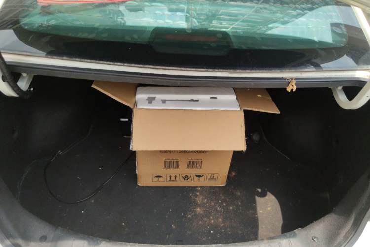 Used Venucia D60 2018 1.6L CVT Smart Connect Elite Edition Trunk