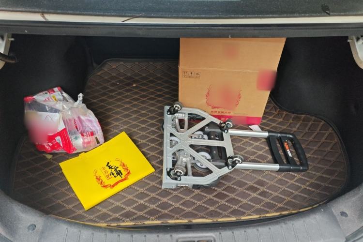 Used Venucia D60 2018 1.6L CVT Smart Connect Elite Edition Trunk