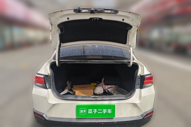Used Venucia D60 2018 1.6L CVT Smart Connect Elite Edition Trunk