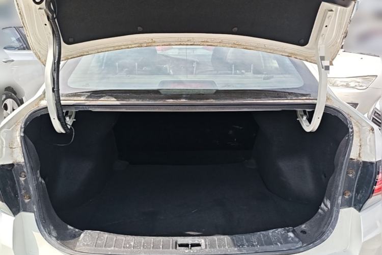 Used Venucia D60 2018 1.6L CVT Smart Connect Elite Edition Trunk