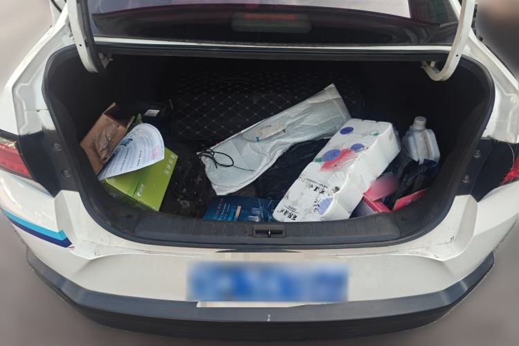 Used Venucia D60 2018 1.6L CVT Smart Connect Elite Edition Trunk