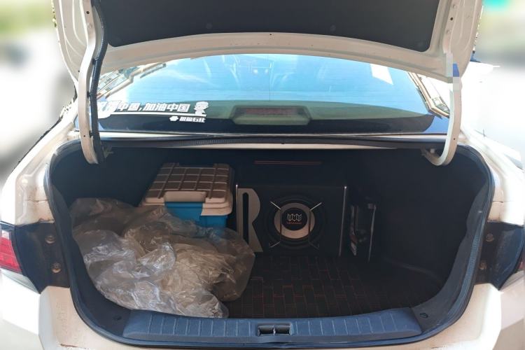 Used Venucia D60 2018 1.6L CVT Smart Connect Elite Edition Trunk