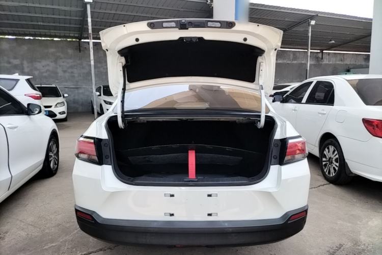 Used Venucia D60 2018 1.6L Manual Smart Connect Elite Edition Trunk