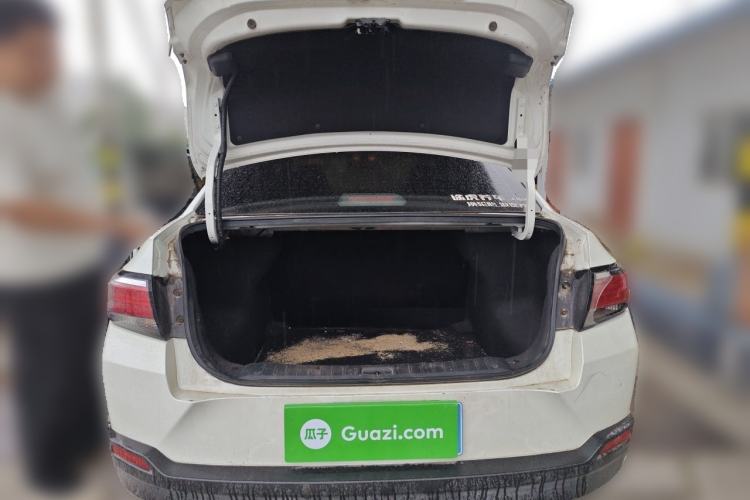 Used Venucia D60 2018 1.6L CVT Smart Connect Elite Edition Trunk