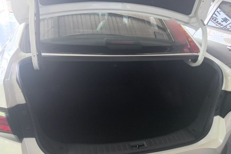 Used Venucia D60 2018 1.6L CVT Smart Connect Elite Edition Trunk