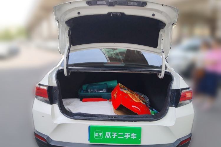 Used Venucia D60 2018 1.6L CVT Smart Connect Elite Edition Trunk