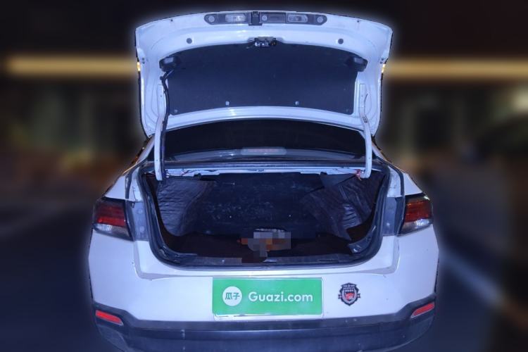 Used Venucia D60 2018 1.6L CVT Smart Connect Elite Edition Trunk