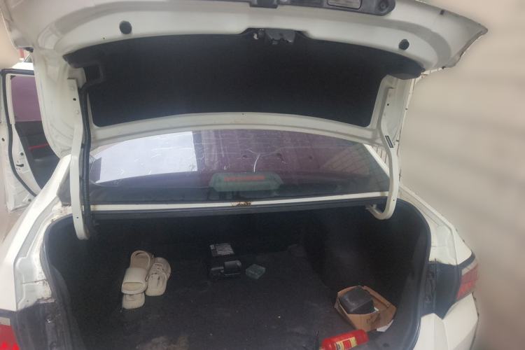 Used Venucia D60 2018 1.6L Manual Smart Connect Elite Edition Trunk