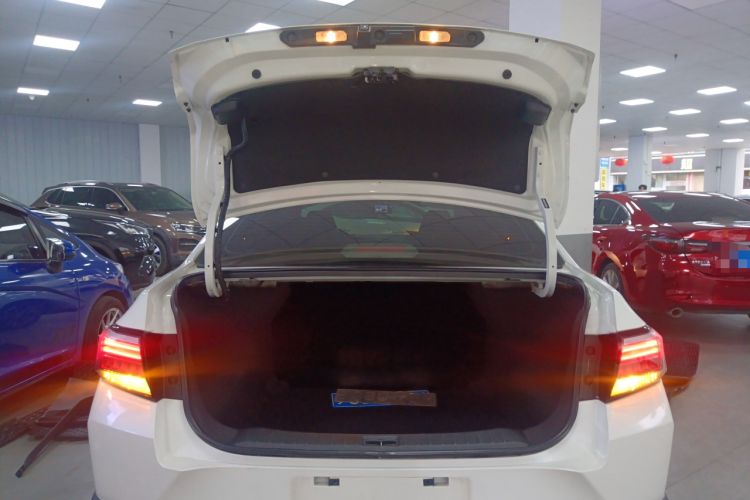 Used Venucia D60 2018 1.6L CVT Smart Connect Elite Edition Trunk