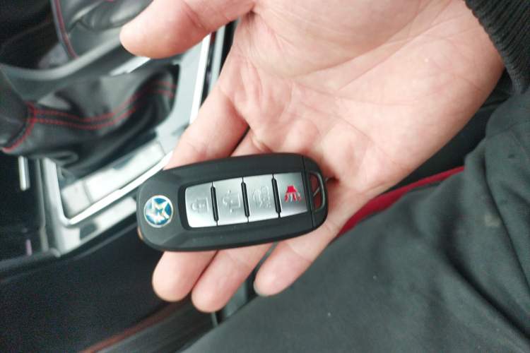 Used Venucia D60 2018 1.6L CVT Smart Connect Elite Edition Vehicle Key