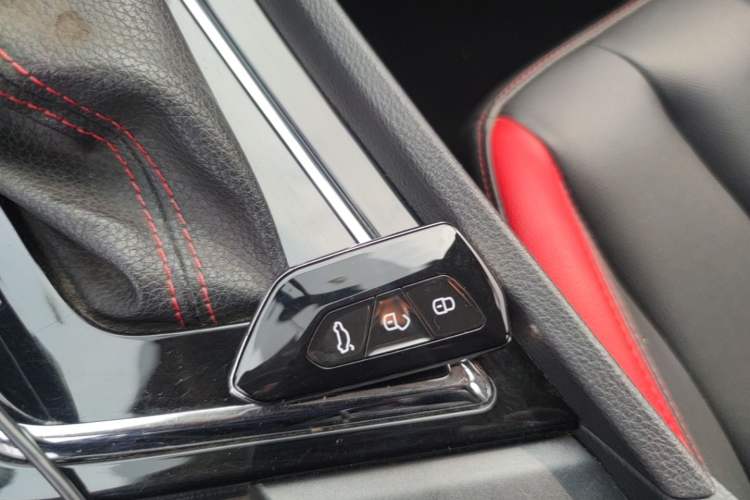 Used Venucia D60 2018 1.6L CVT Smart Connect Elite Edition Vehicle Key